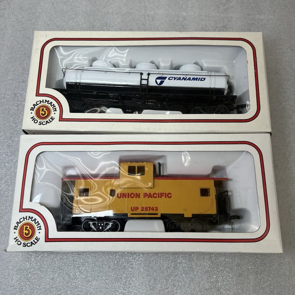 Lot Of 2 Bachmann HO Scale Train Car Pacific UP 25743 & American Cyanamid Tanker